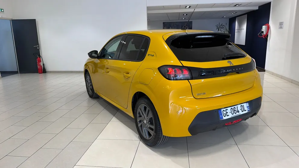 Véhicule occasion 1233302 - peugeot 208 - Photo 2