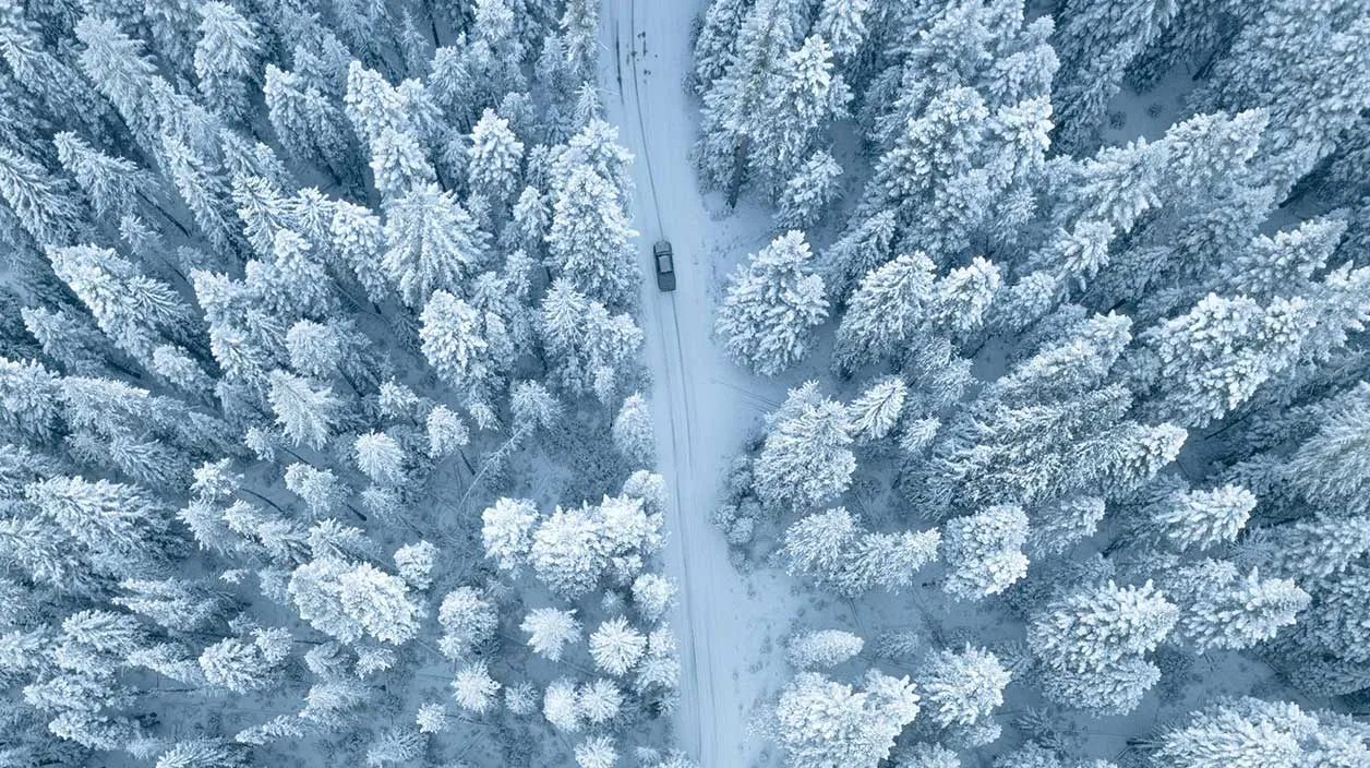 Paysage enneigé vu du ciel