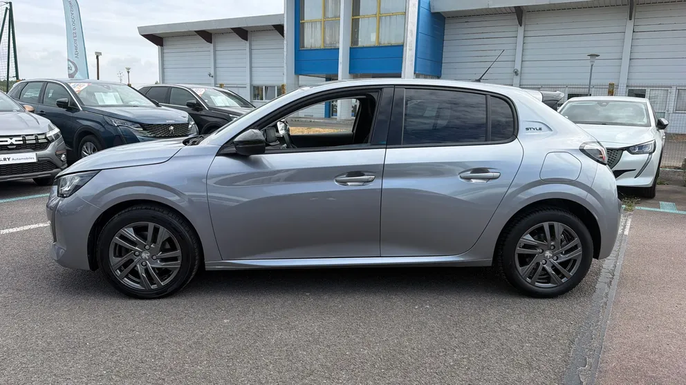 Véhicule occasion 1236952 - peugeot 208 - Photo 2