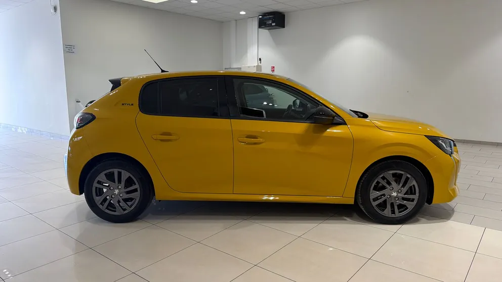 Véhicule occasion 1233302 - peugeot 208 - Photo 4