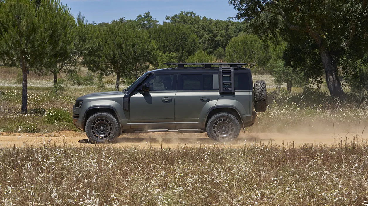 Nouveau Defender Octa design exterieur côté
