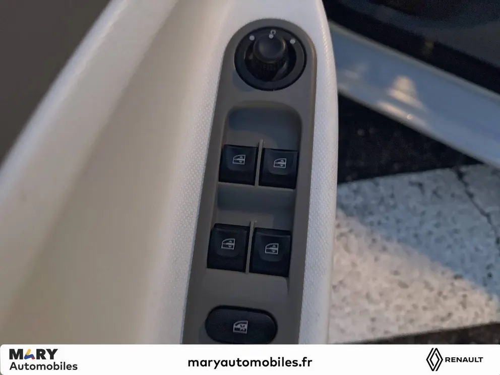 Véhicule occasion 201997 - renault ZOE - Photo 12