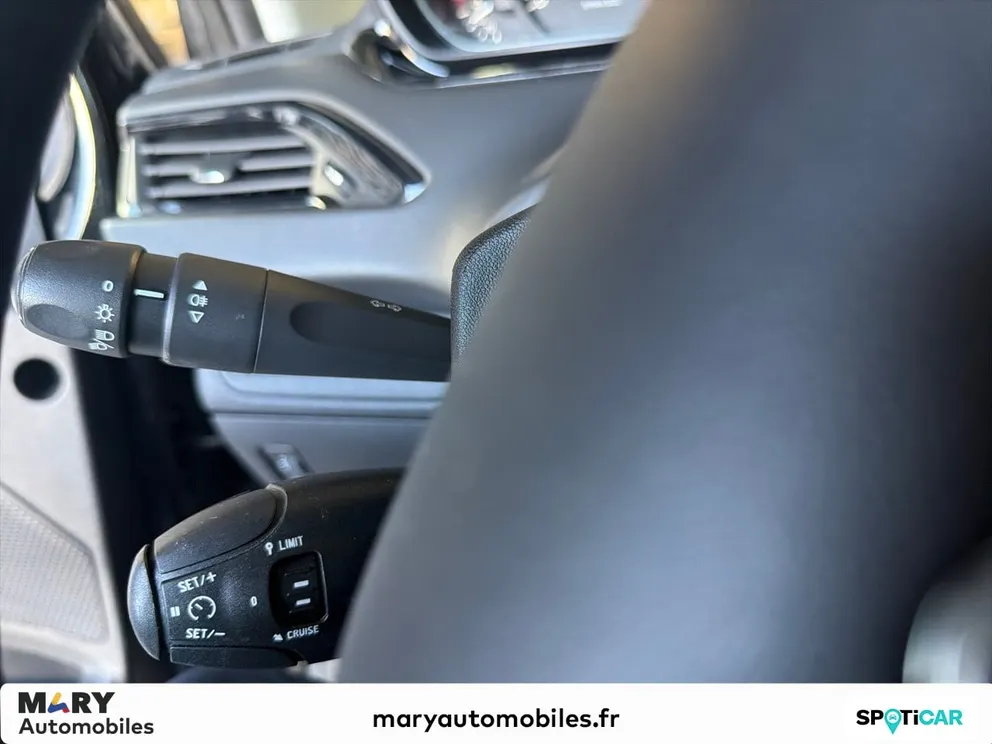 Véhicule occasion 1236314 - peugeot 208 - Photo 11