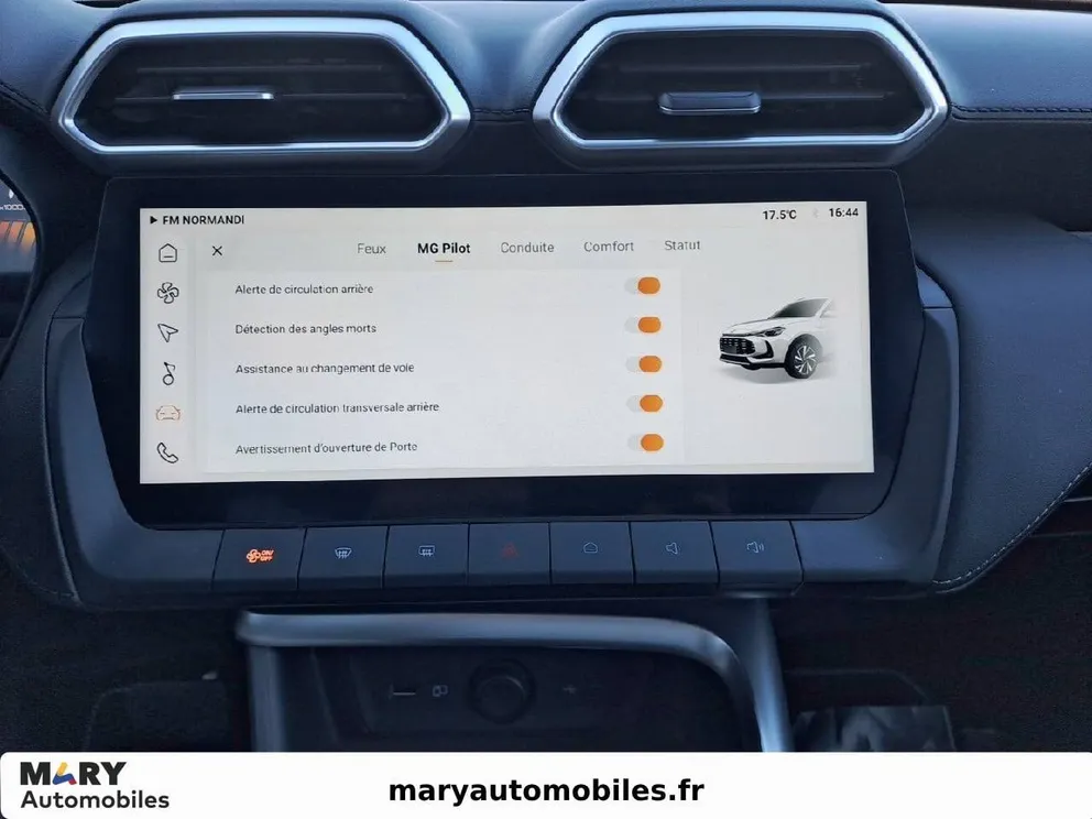 Véhicule occasion 214029 - mg ZS - Photo 18