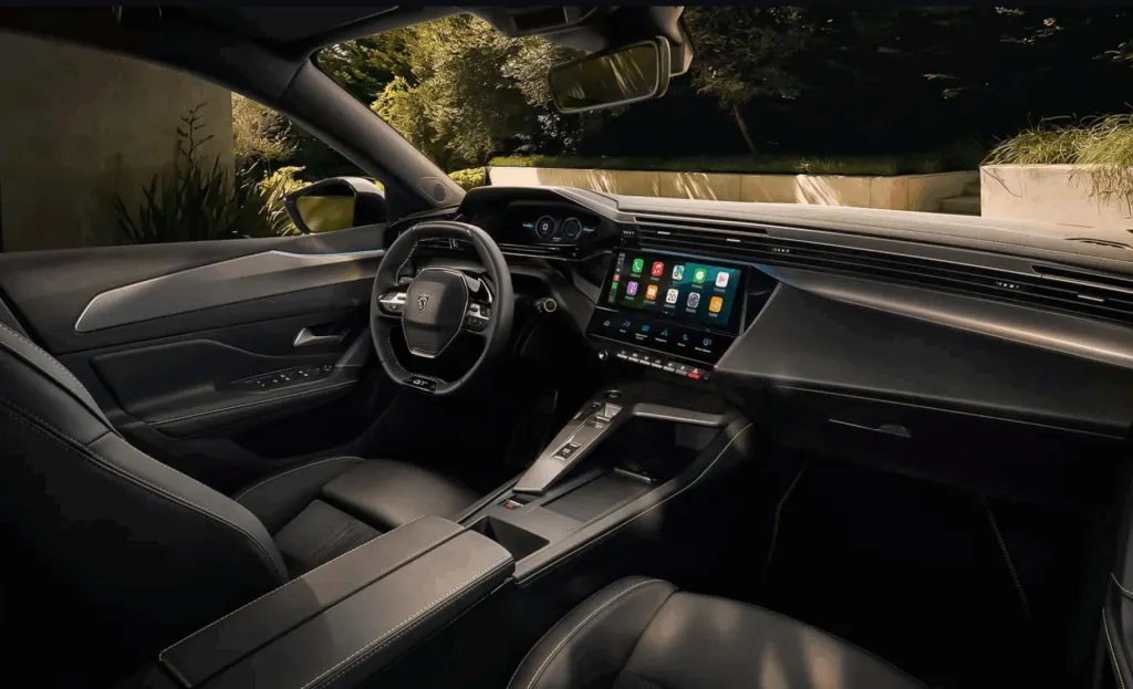 Vue du tableau de bord de la nouvelle peugeot 308 restylée
