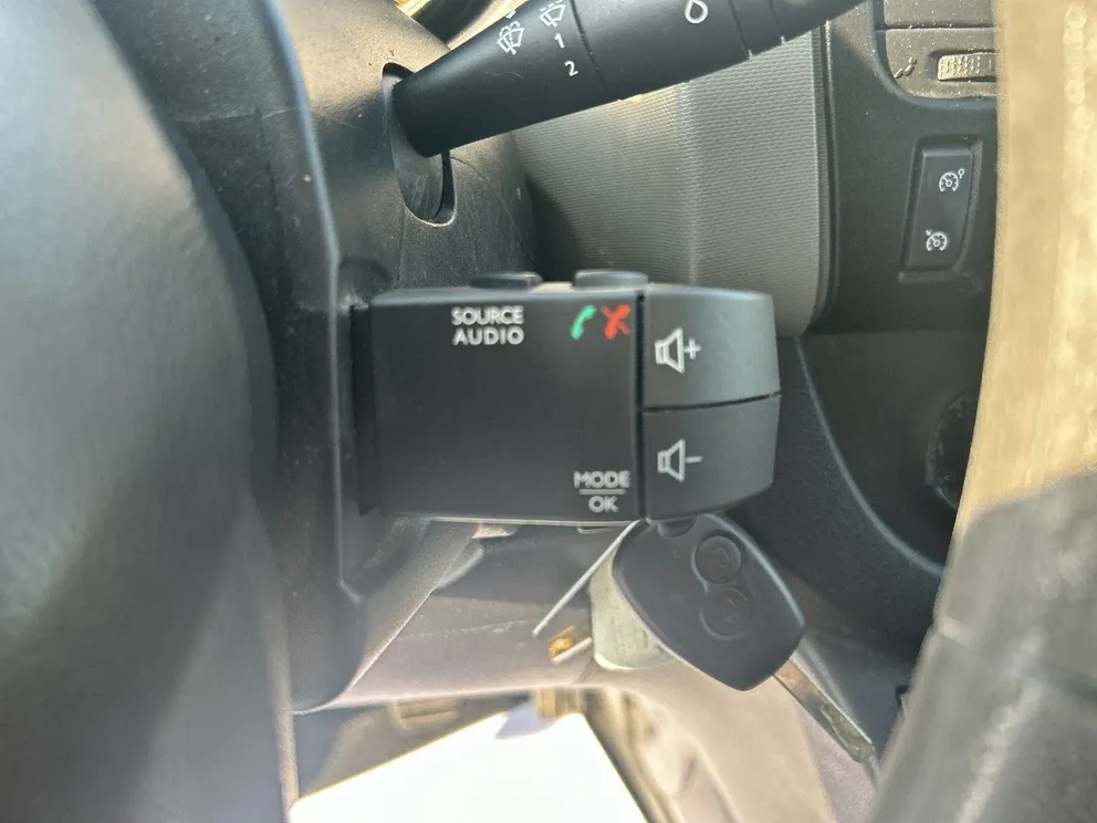 Véhicule occasion 1242685 - renault TRAFIC - Photo 12