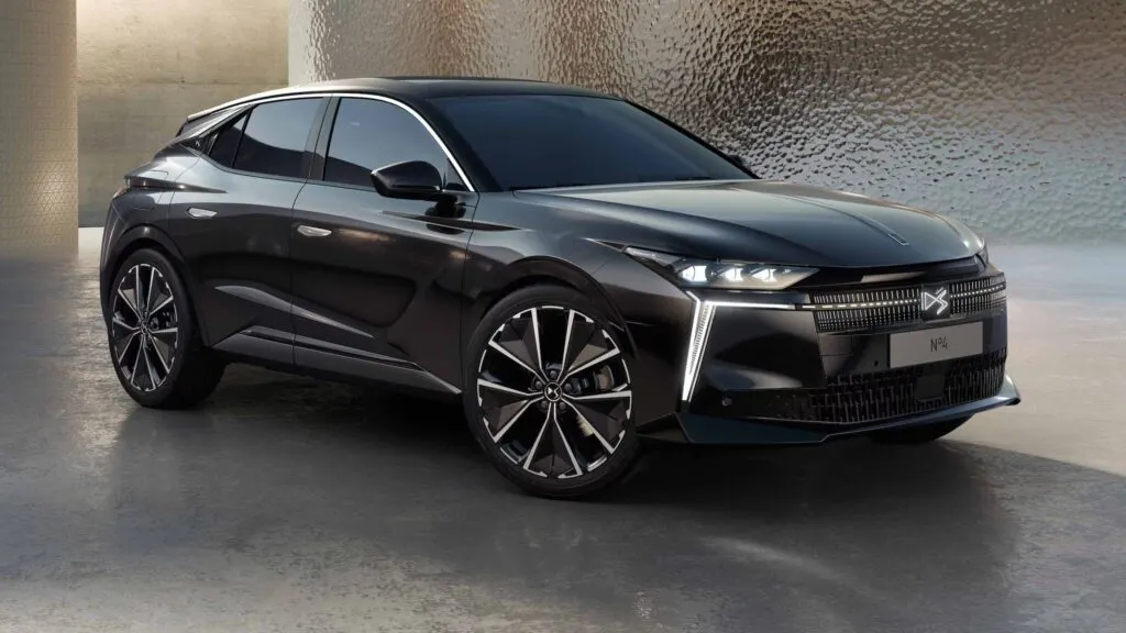 La nouvelle DS N°4 2025 est disponibles en trois motorisations