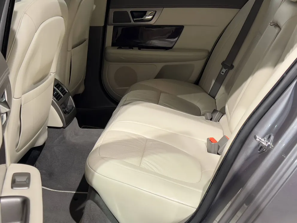 Véhicule occasion 77217 - jaguar XF - Photo 8