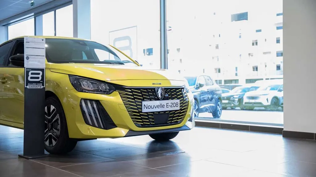 Peugeot e-208