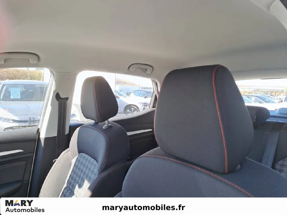 Véhicule occasion 226190 - mg ZS - Photo 11