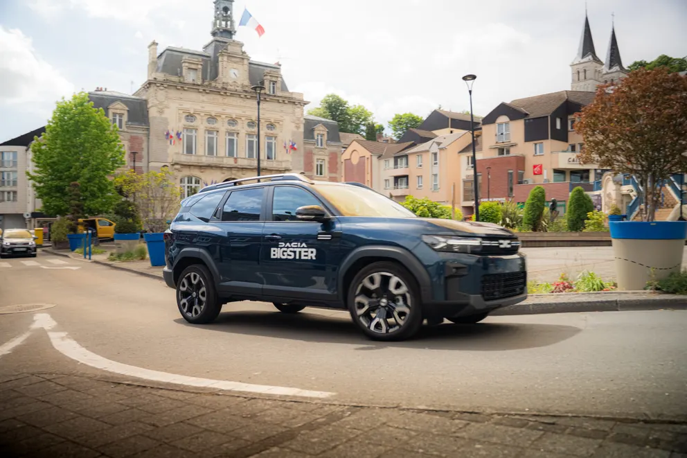 Teinte exclusive Bleu Indigo et finitions bi-ton disponibles