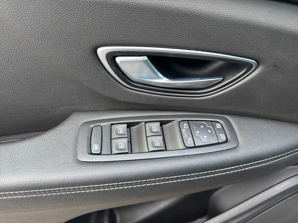Véhicule occasion 1236940 - renault GRAND SCENIC - Photo 9
