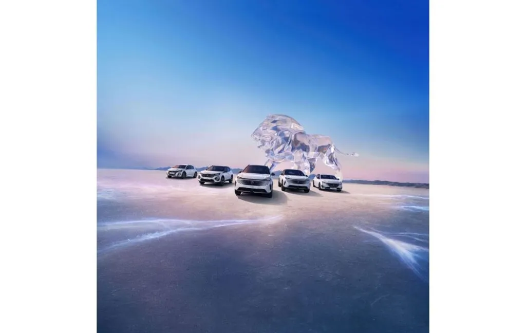 Publicité avec des modèles de la gamme Peugeot