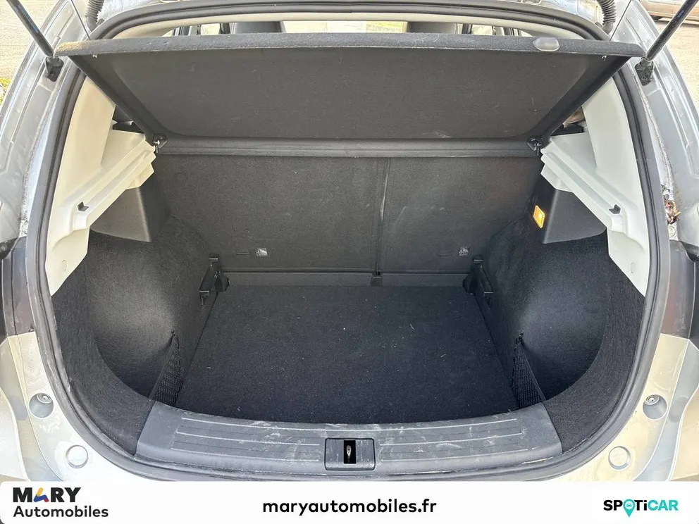 Véhicule occasion 1229947 - mg ZS - Photo 6