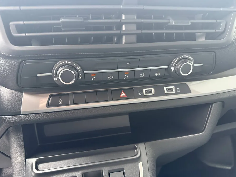 Véhicule occasion 204657 - Citroën JUMPY - Photo 13