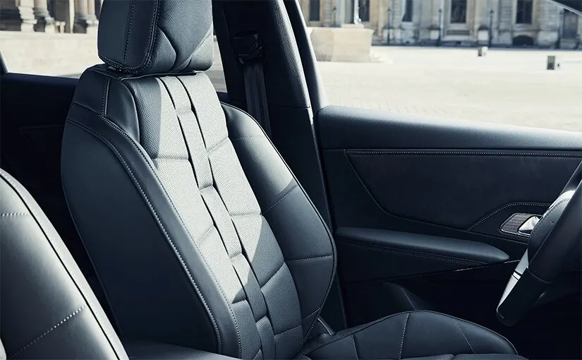 DS 7 Crossback édition Louvre sièges intérieur
