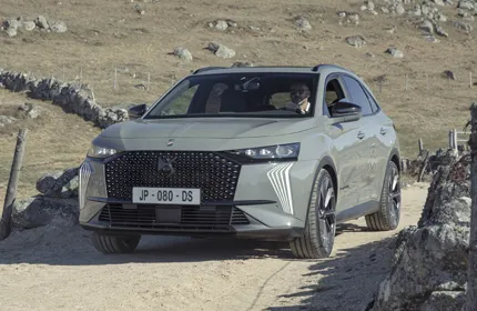 DS 7 E-Tense