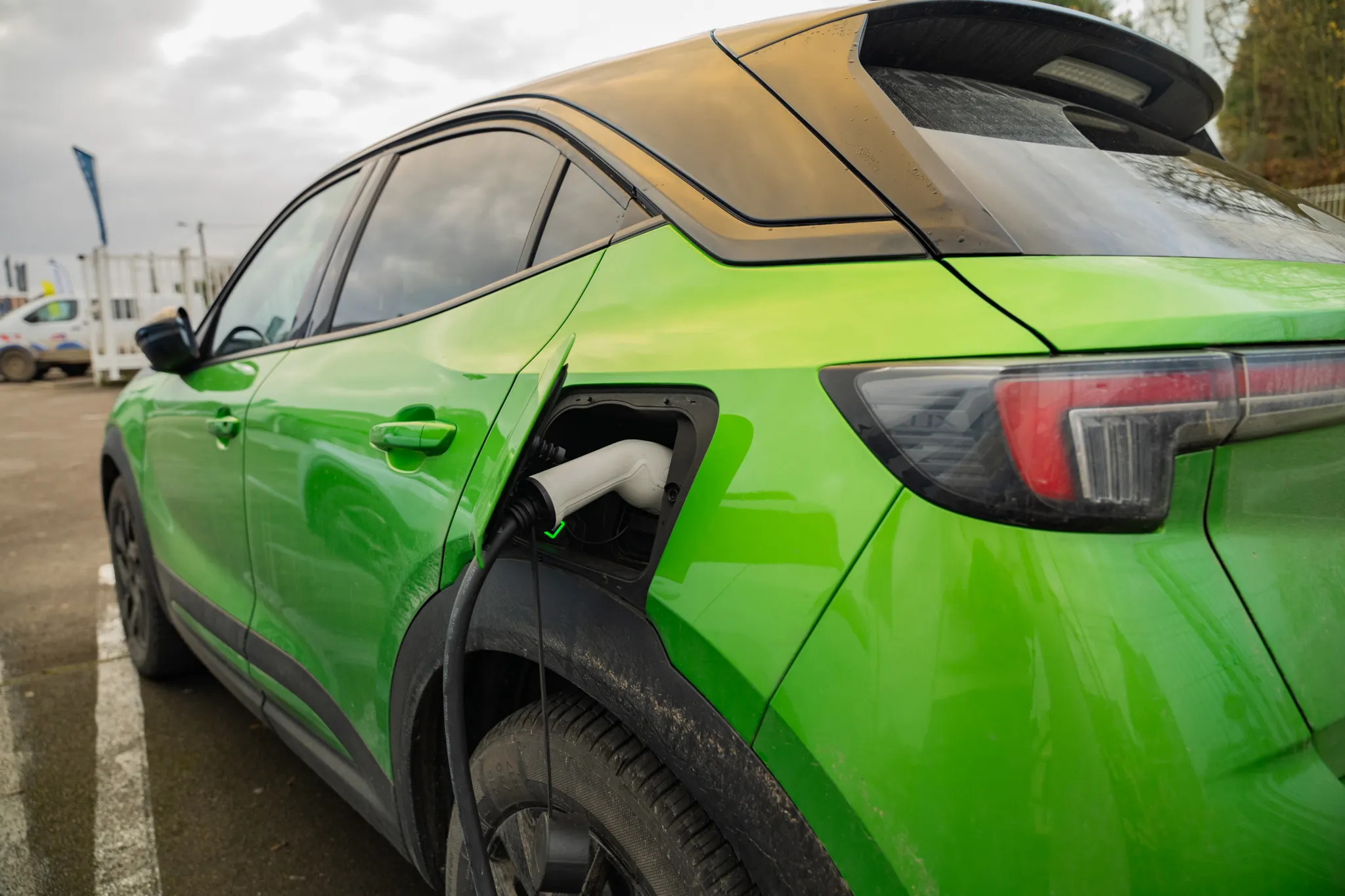 Voiture en train de recharger