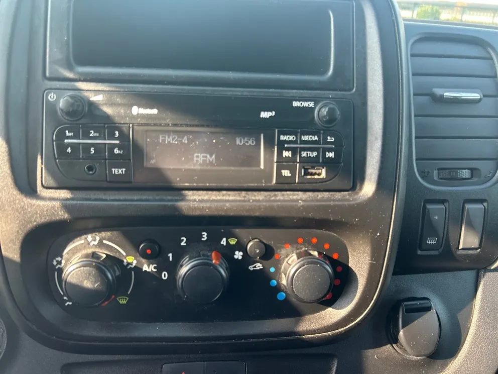 Véhicule occasion 1242685 - renault TRAFIC - Photo 10