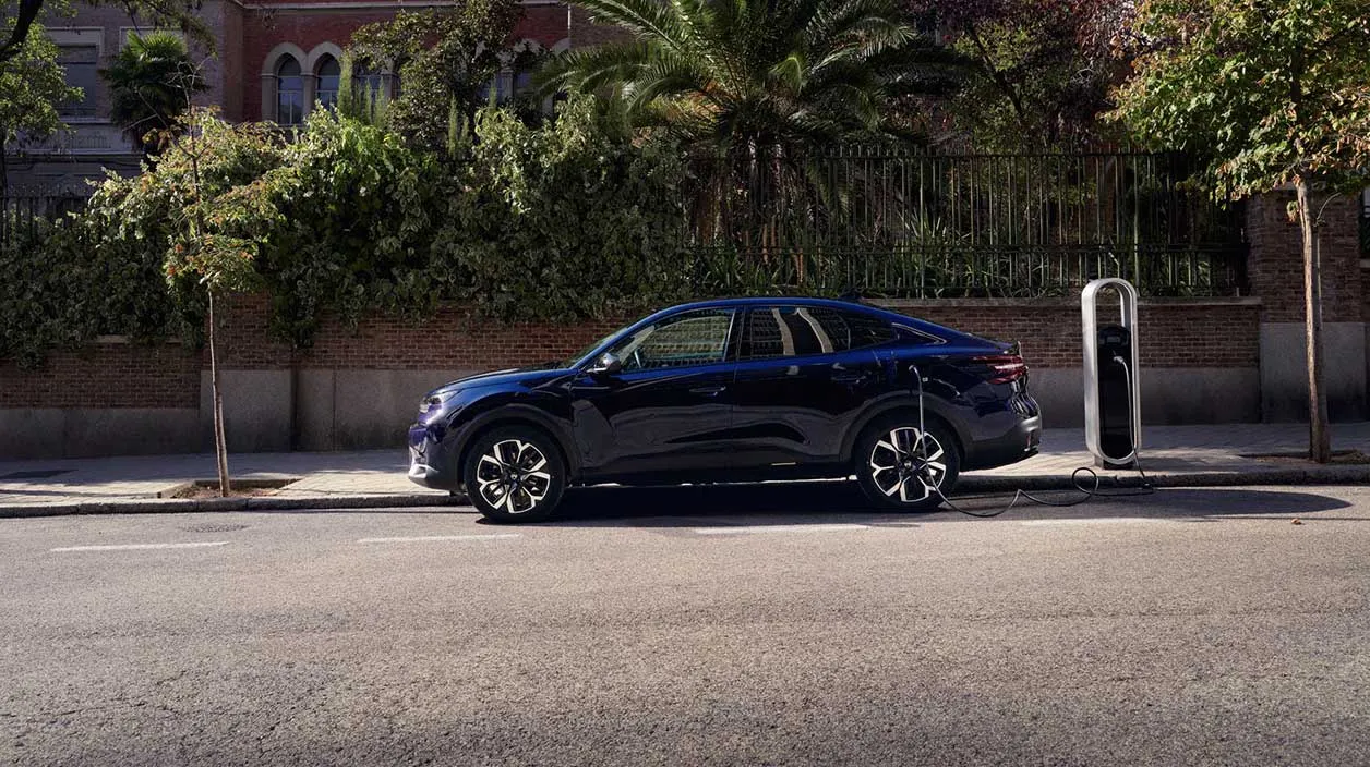 Nouvelle ë-C4 X vue de profil