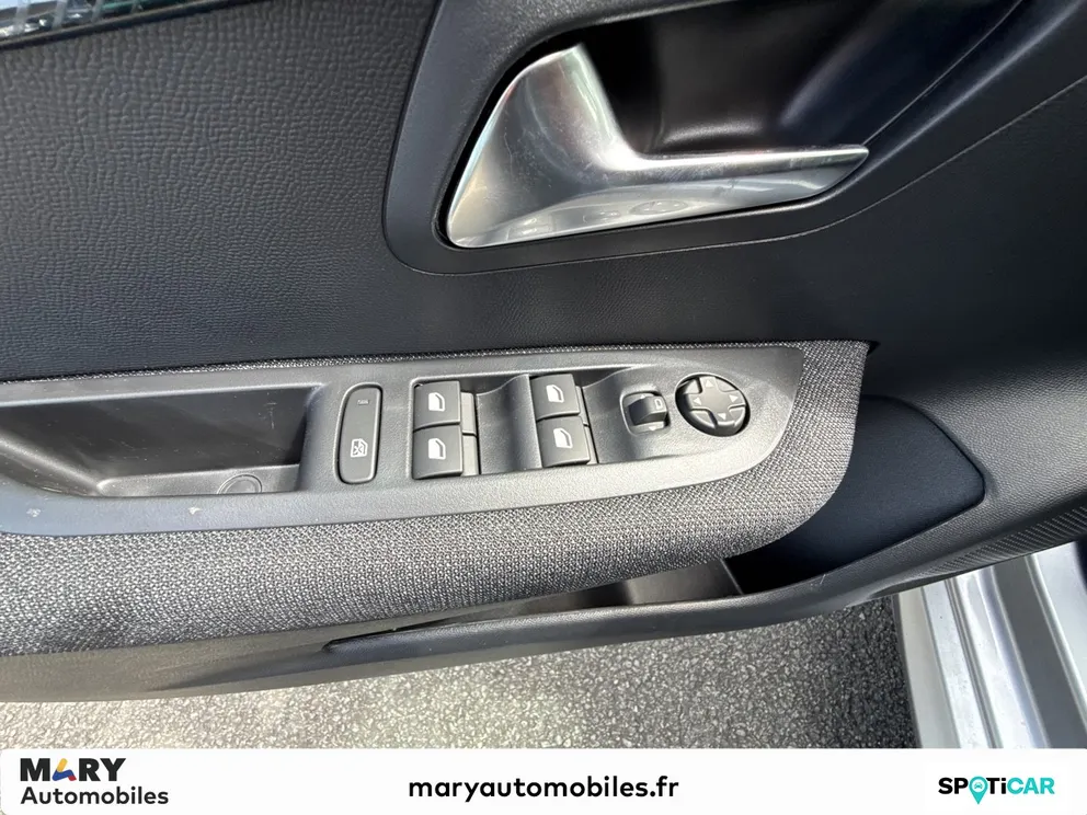 Véhicule occasion 1229224 - peugeot 208 - Photo 9