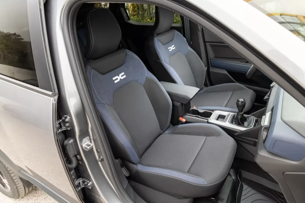 Selleries résistantes et faciles d’entretien du Duster