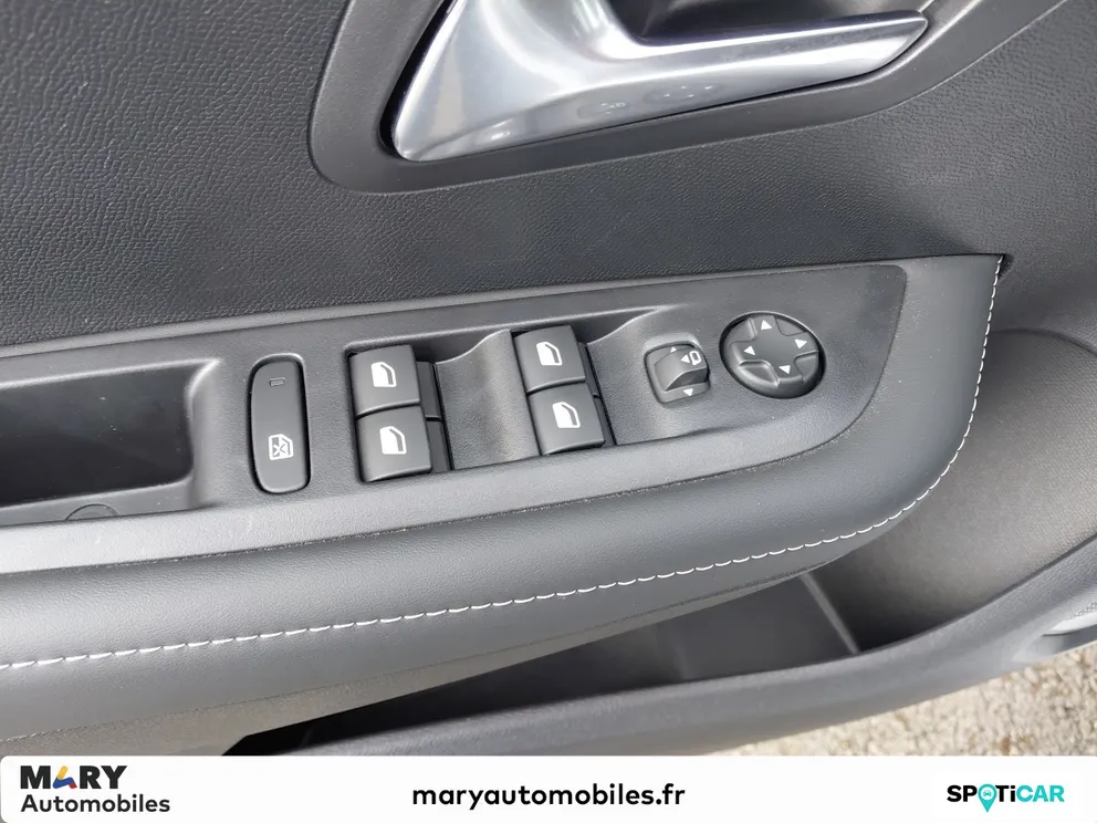 Véhicule occasion 1229227 - peugeot 208 - Photo 9