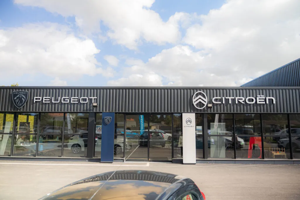 Peugeot et Citroën ouverture à la concession de Cabourg Mary Automobiles