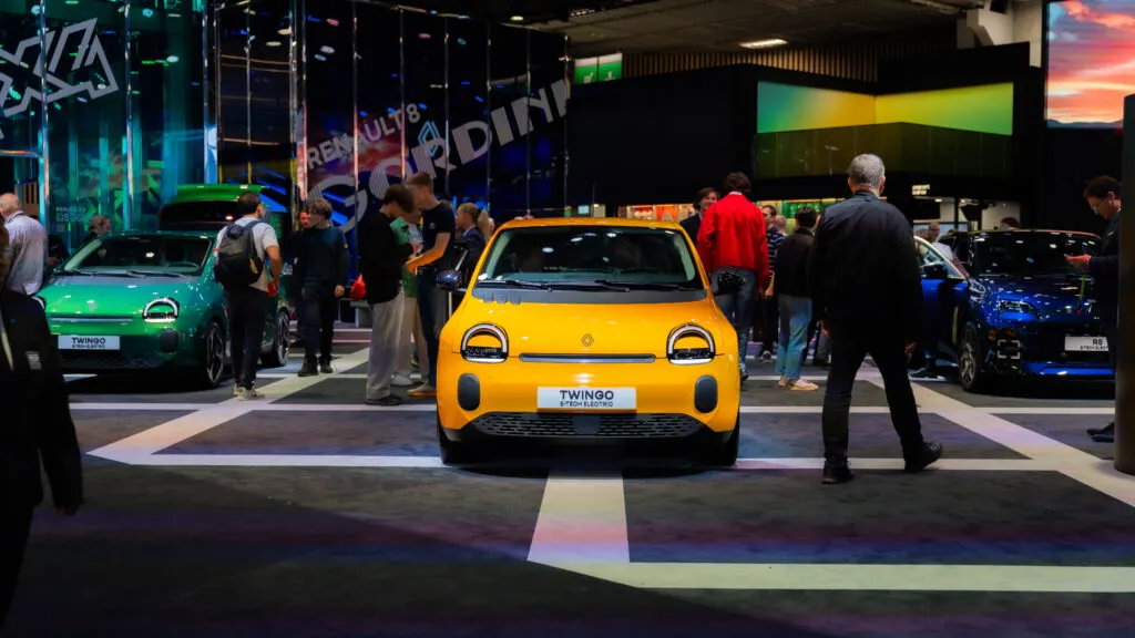 Nouvelle Twingo E-Tech au Mondial de l'Auto