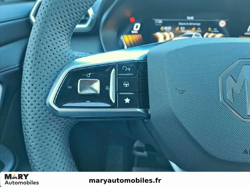 Véhicule occasion 214029 - mg ZS - Photo 13