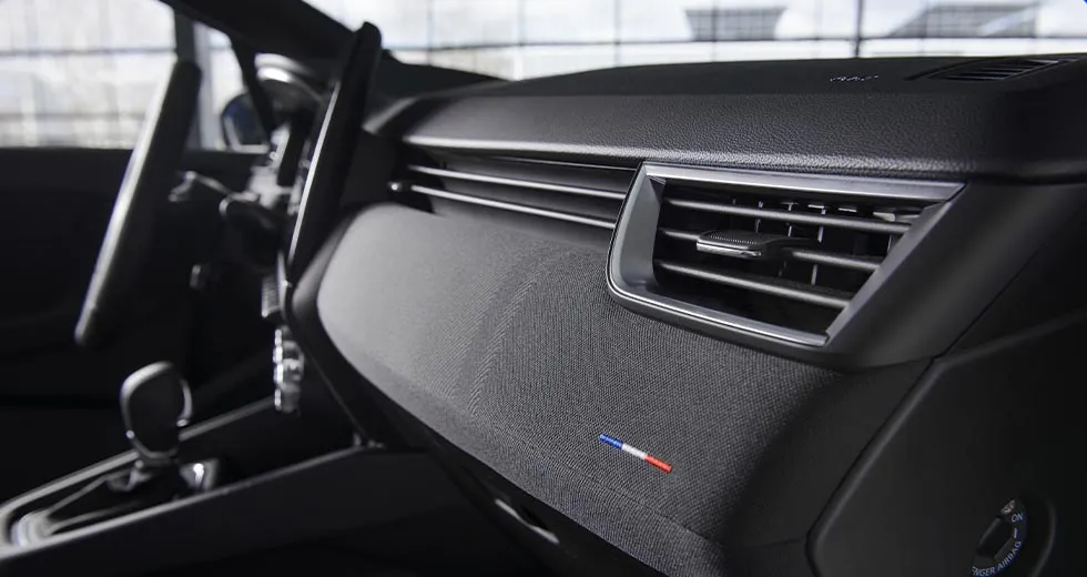 Renault Clio design intérieur broderie