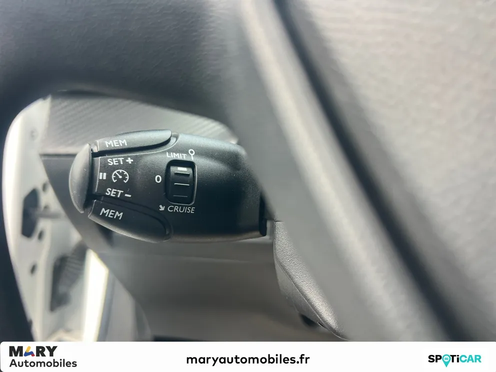 Véhicule occasion 1236483 - peugeot 208 - Photo 12