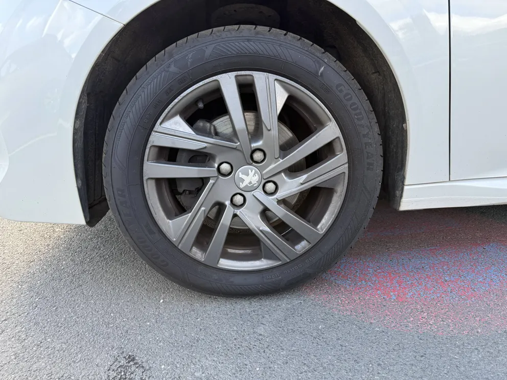 Véhicule occasion 193040 - peugeot 208 - Photo 3