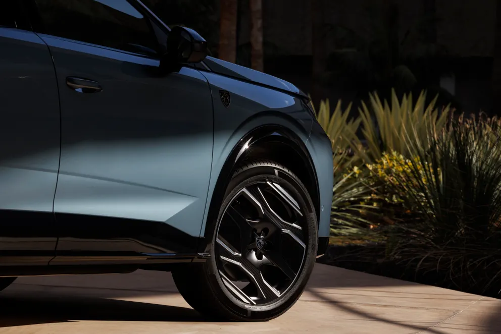 Jantes alliage jusqu’à 20 pouces selon finition