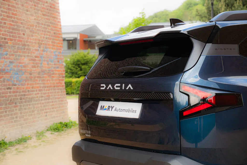 Logo et design extérieur arrière Dacia Bigster