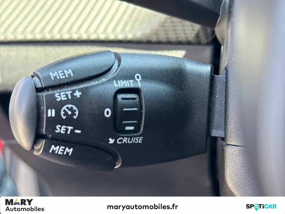 Véhicule occasion 1232492 - peugeot 208 - Photo 11