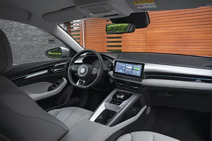 MG5 design intérieur tableau de bord