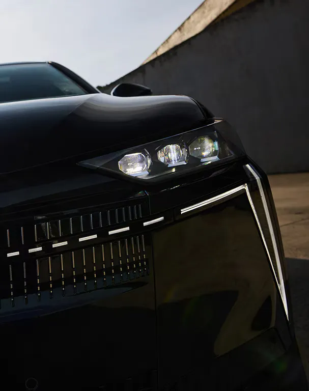 Calandre expressive et détails chromés raffinés