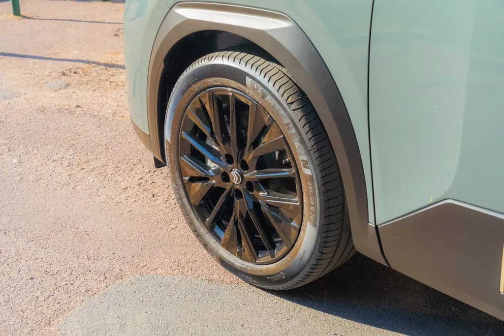 Jantes jusqu’à 20 pouces, appendices aérodynamiques et color-clips personnalisables