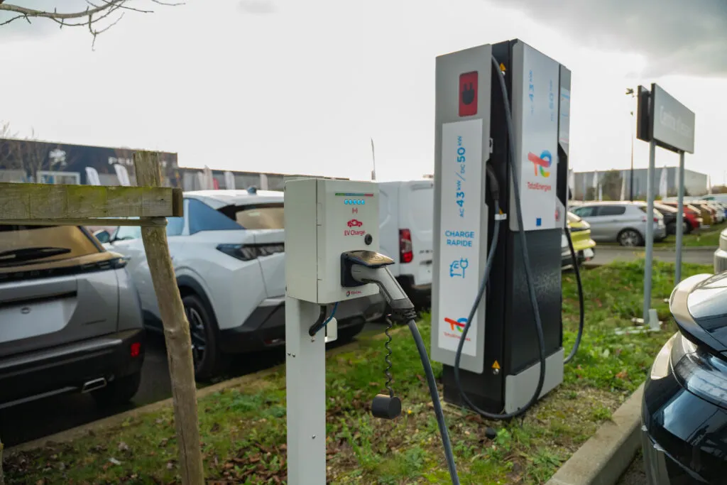 Borne de recharge électrique Total Energie