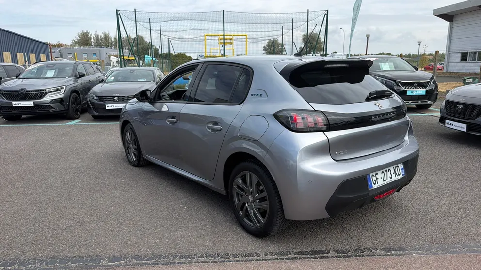 Véhicule occasion 1236952 - peugeot 208 - Photo 3