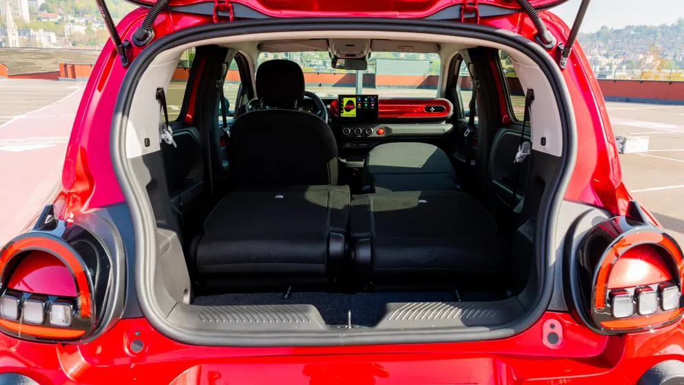 Jusqu'à 2 m de rangements si sièges passagers rabattus