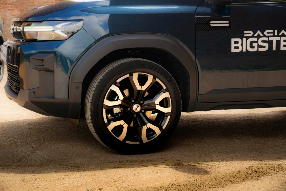 Jantes alliage jusqu’à 19’’ diamantées (selon version)