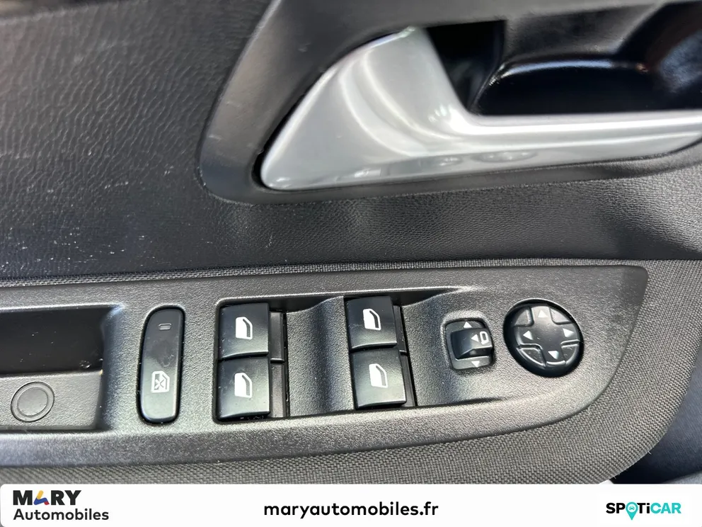 Véhicule occasion 235239 - peugeot 208 - Photo 9