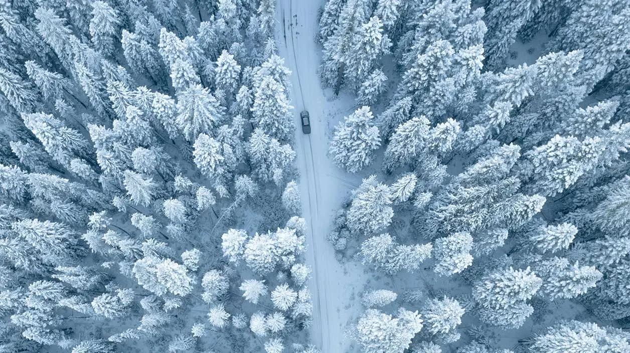 Paysage enneigé vu du ciel