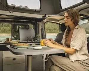 Renault Trafic Spacenomad table