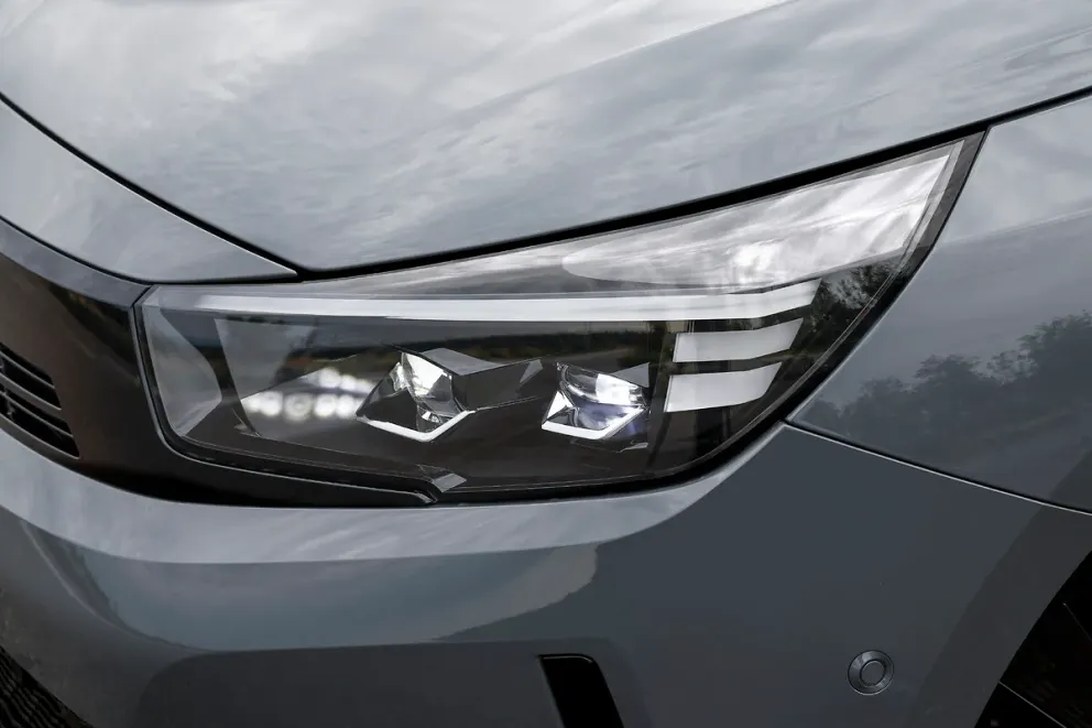 Projecteurs Intelli-LED® modernes et efficaces