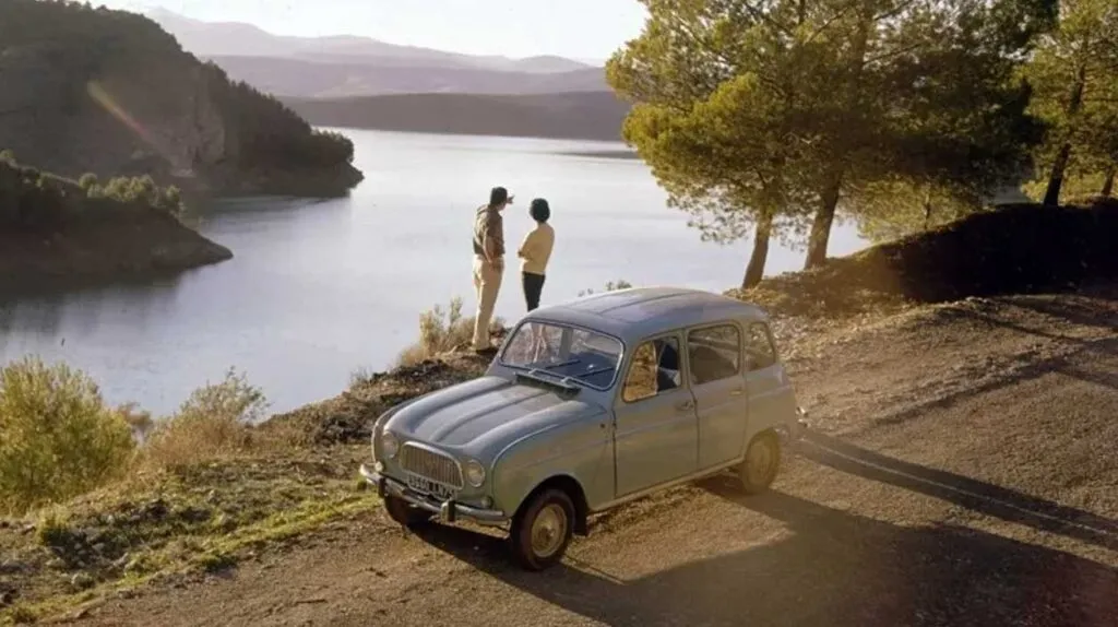 Ancienne Renault R4 4L