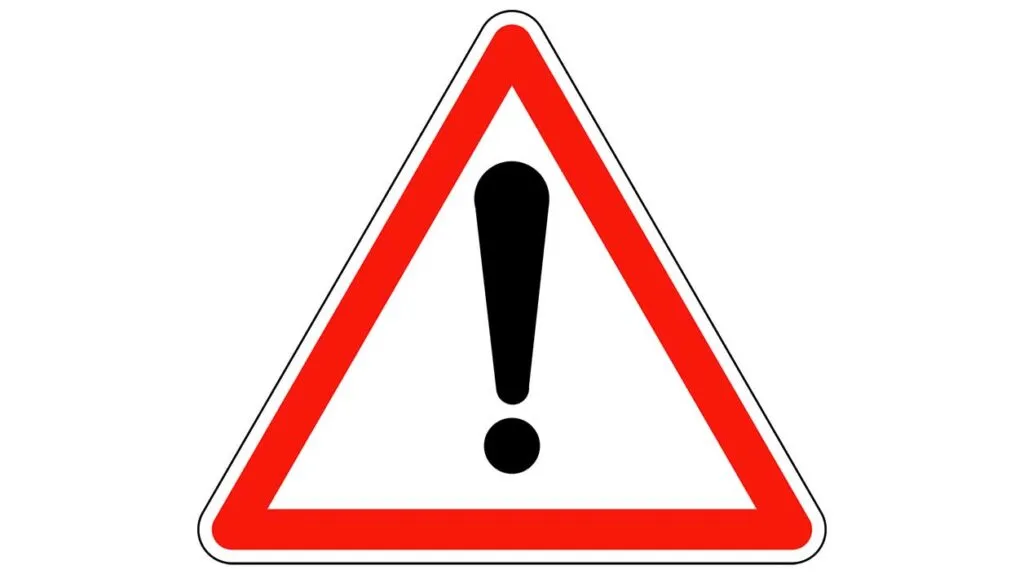 top 5 bonnes pratiques conduire en hiver panneau danger